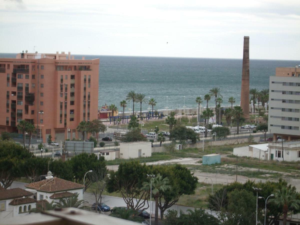 Paseo Maritimo de Poniente Appartamento Málaga Esterno foto
